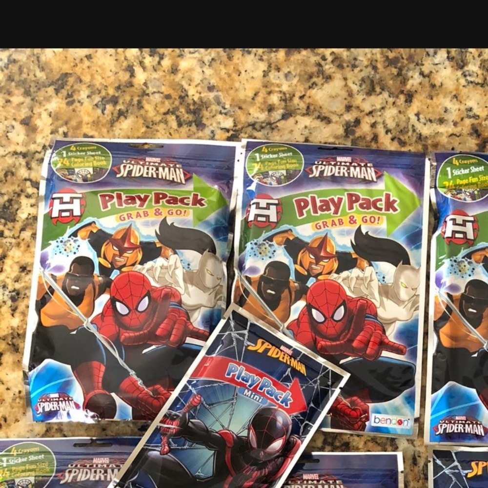 8 Spiderman Pack Play  For Party Favor